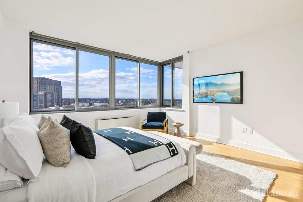 2 Bedroom Apartment/Flat's Image 11