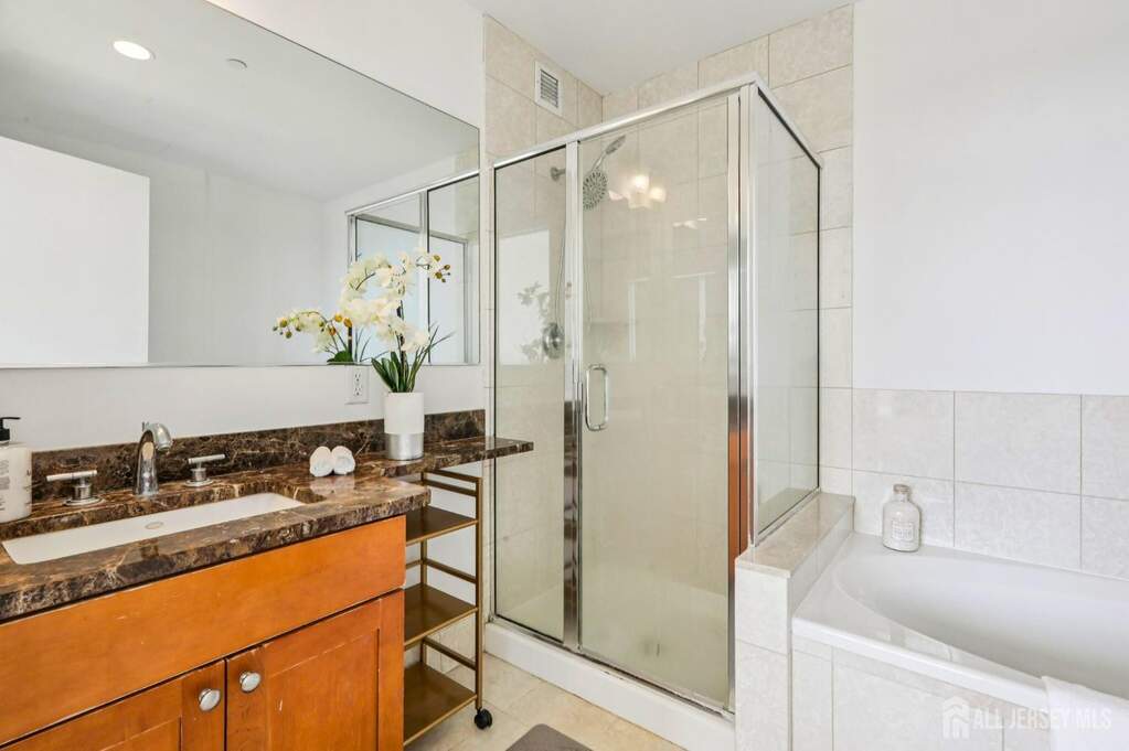2 Bedroom Apartment/Flat's Image 12