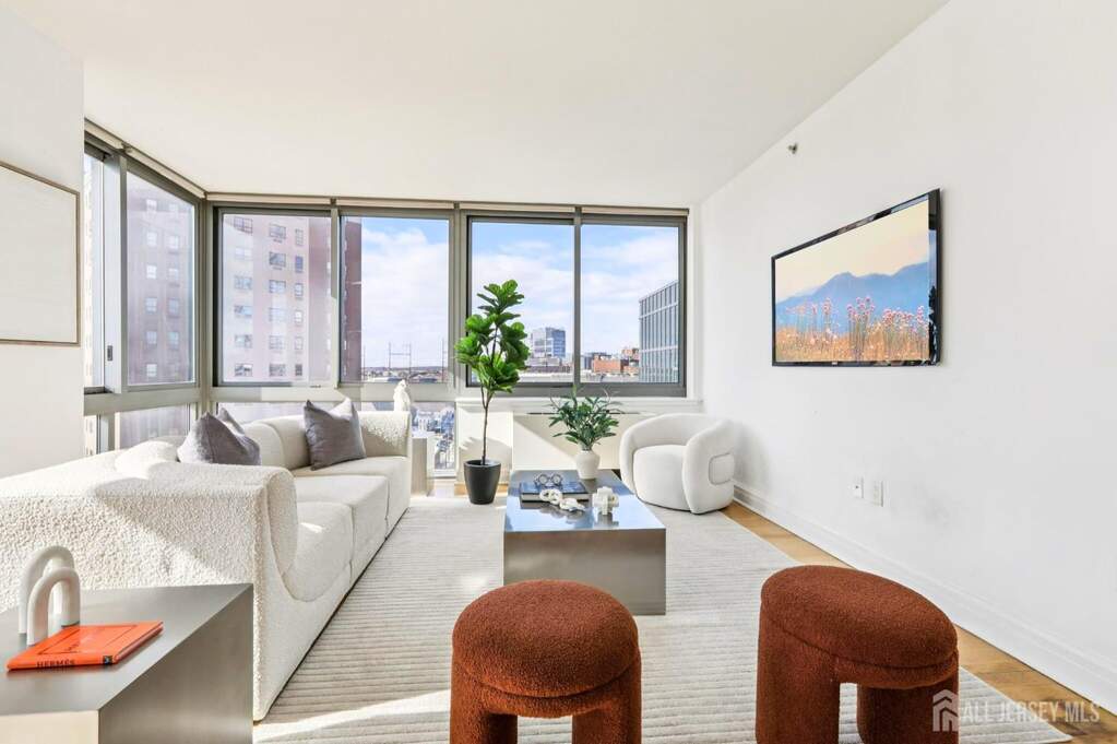 2 Bedroom Apartment/Flat's Image 3