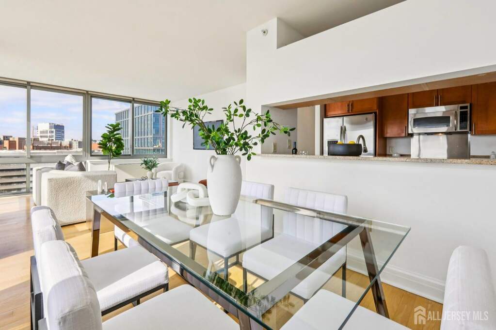 2 Bedroom Apartment/Flat's Image 5