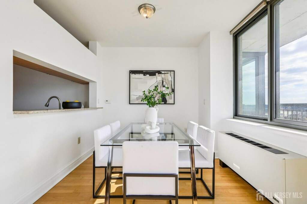 2 Bedroom Apartment/Flat's Image 6