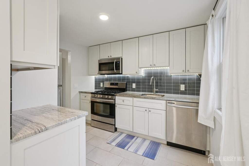 3 Bedroom Single Family Home/House's Image 10