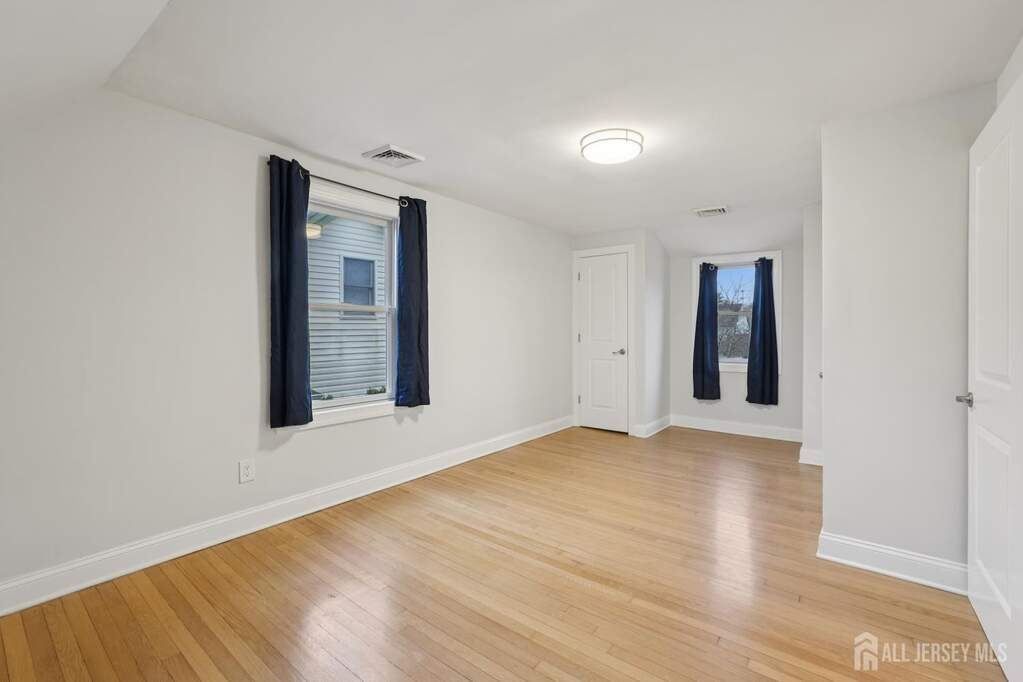 3 Bedroom Single Family Home/House's Image 17
