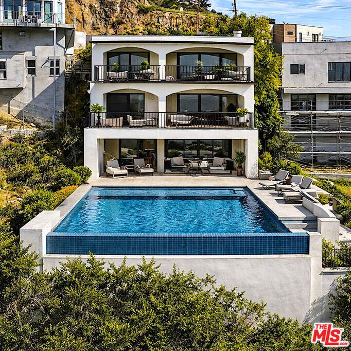 1879 N Sunset Plaza Dr, Los Angeles, CA 90069 with ID CLAW26652533