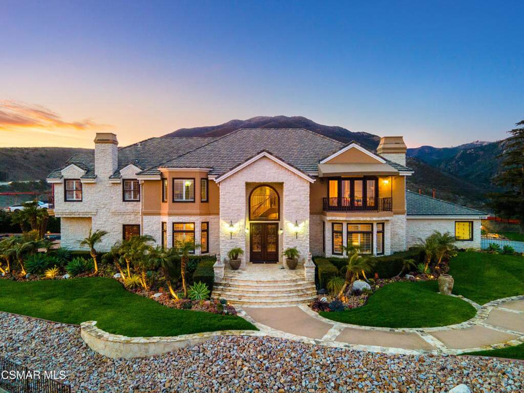 5810 Zumirez Drive photo