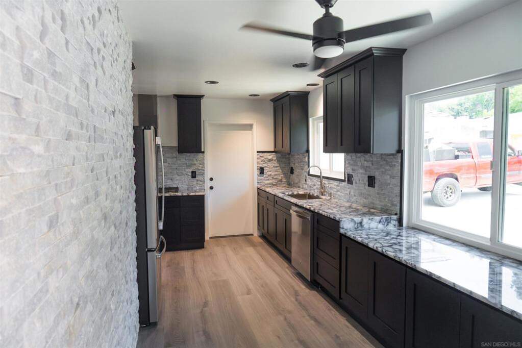 6517 Hillgrove photo