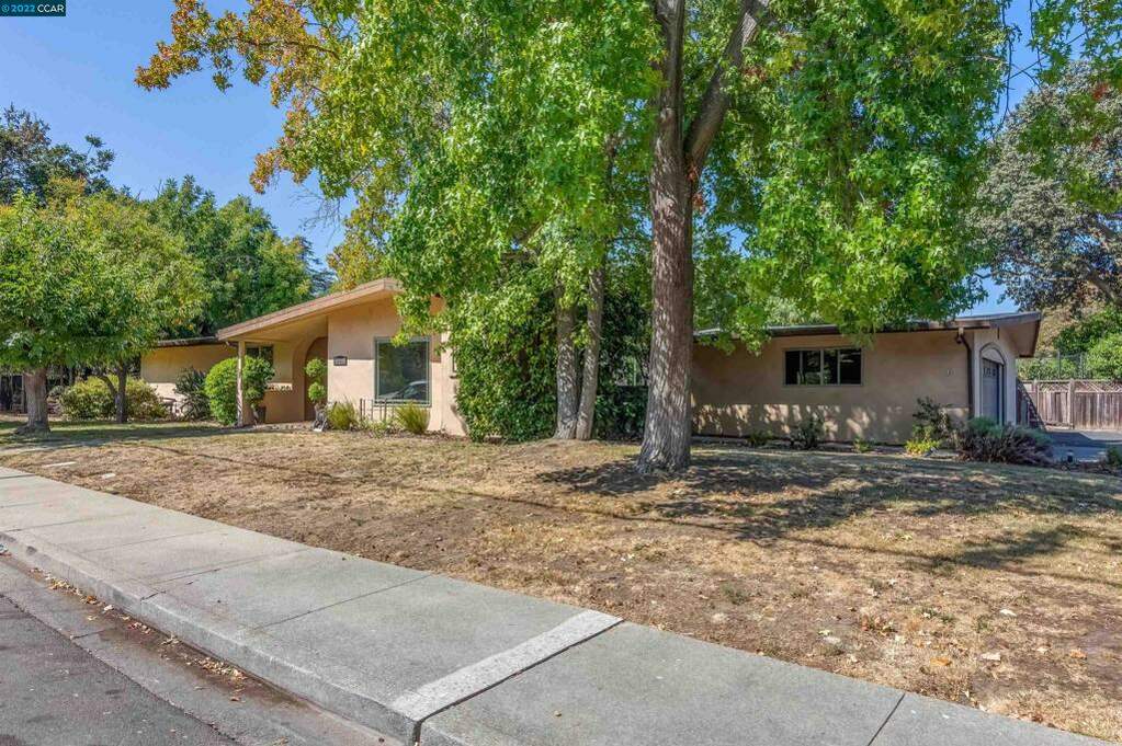 2331 Walnut Blvd, Walnut Creek, CA 94597