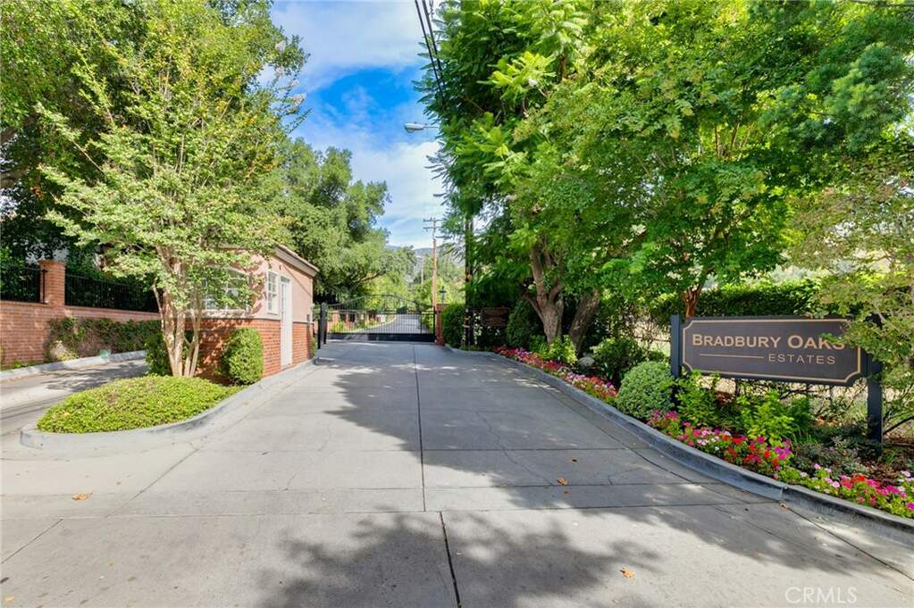 18 Woodlyn Lane photo