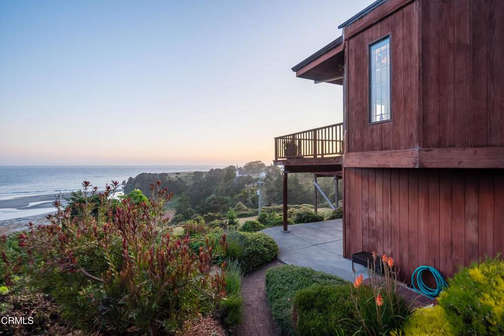44771 Crestwood Drive photo