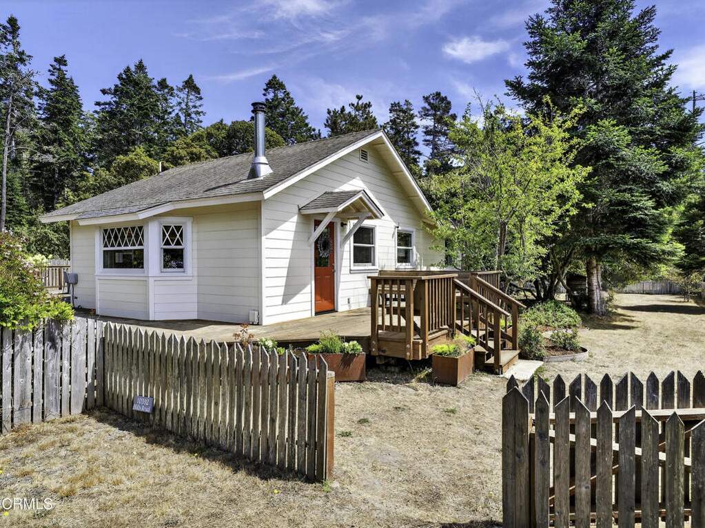 10392 Hills Road photo