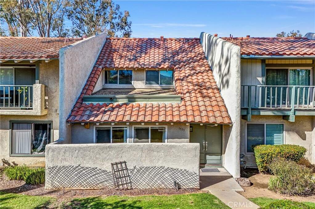 1533 Camelot Drive photo