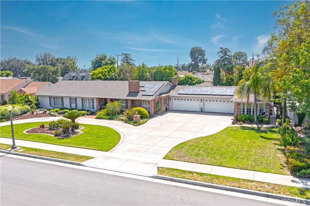 3152 Parkside Drive photo