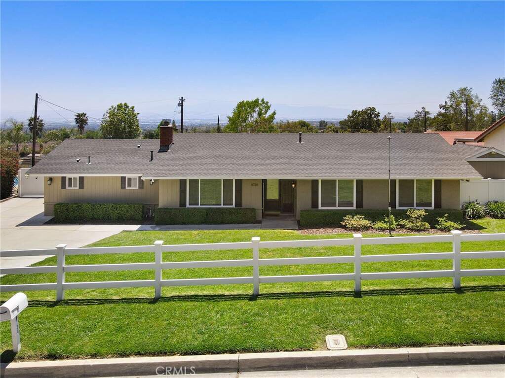 8729 Hillside Road photo