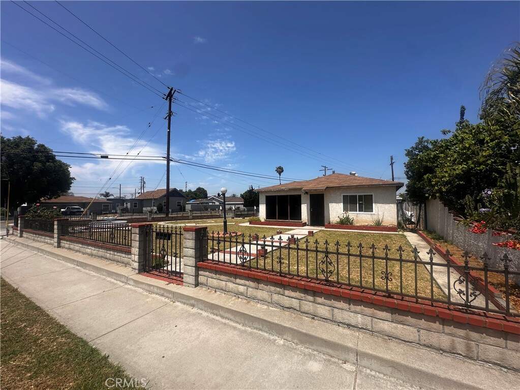 8647 Passons Boulevard photo