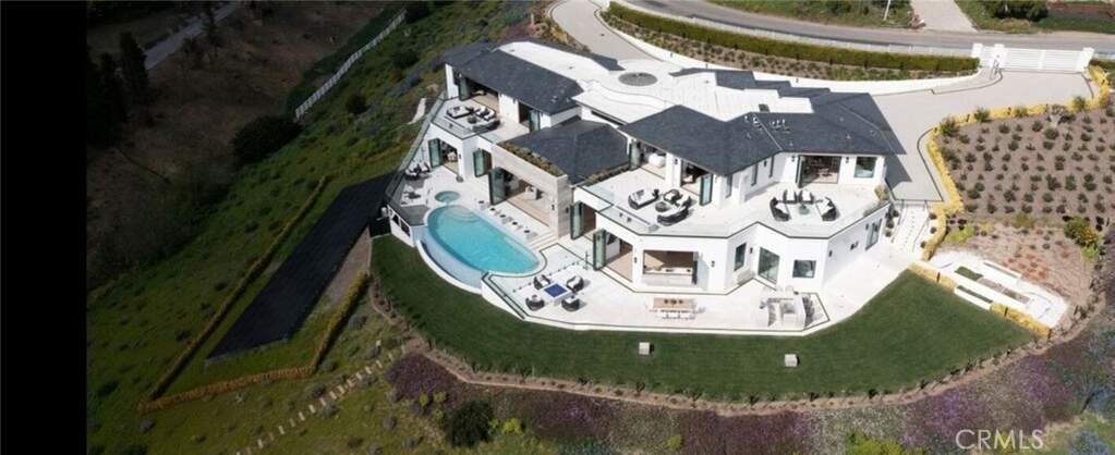 29600 Harvester photo