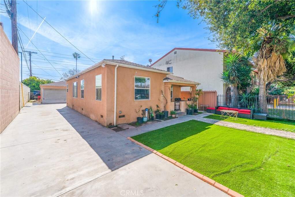 8912 Elizabeth Avenue photo