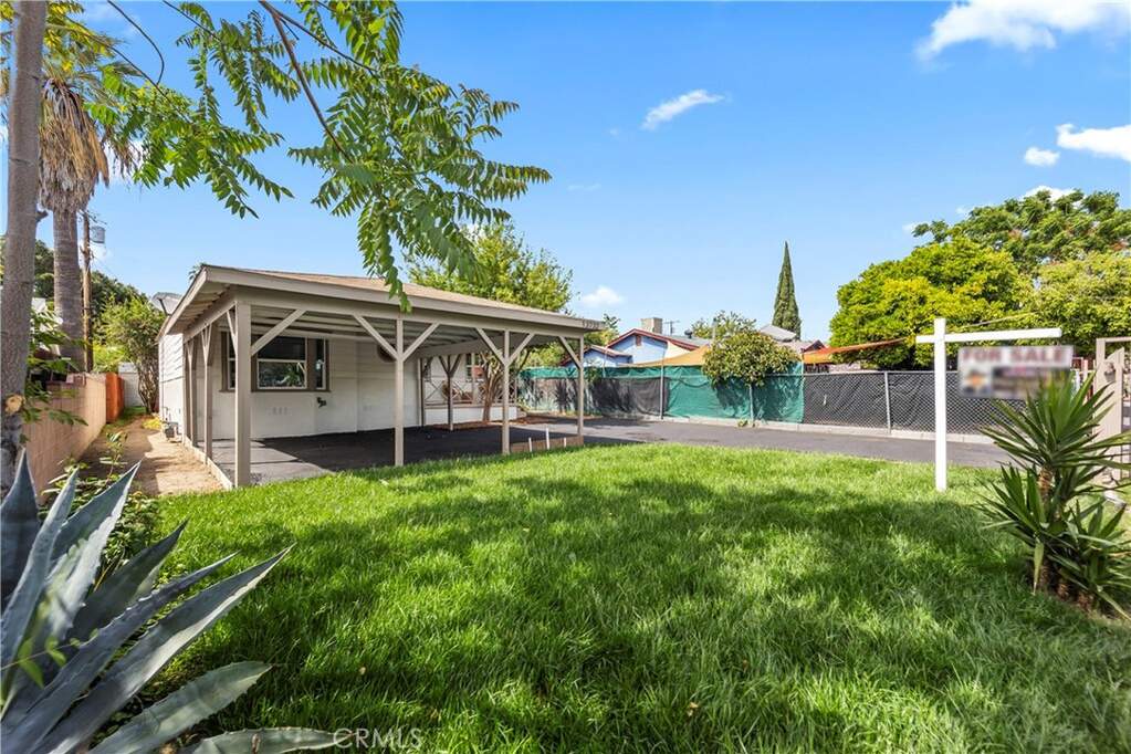 13723 Pinney Street photo