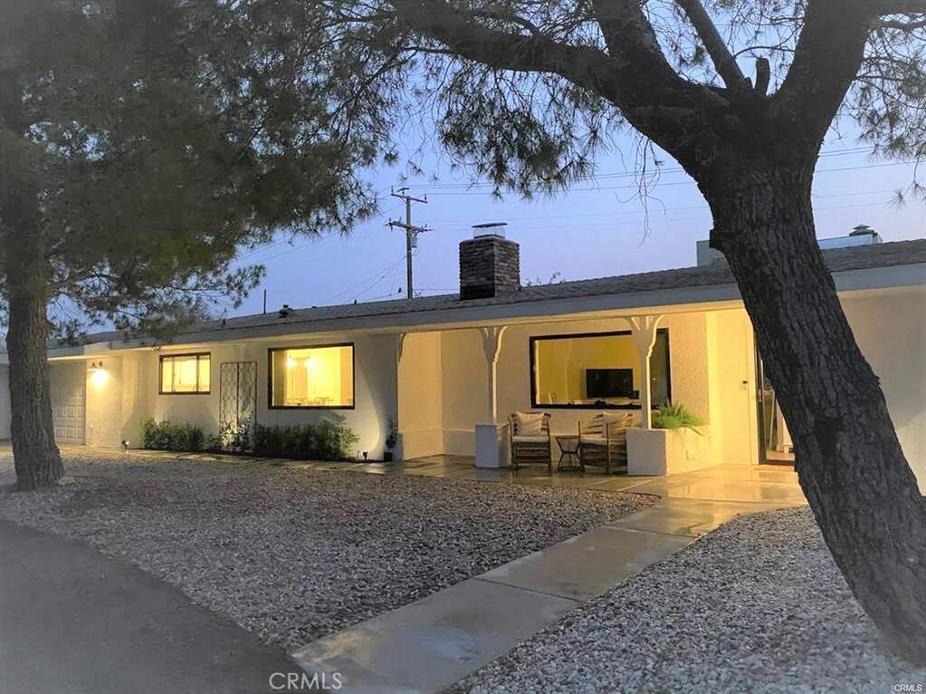 19965 Chickasaw Road, Apple Valley, CA 92307
