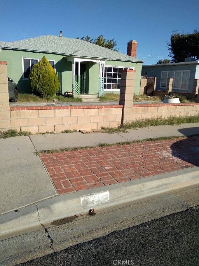 44520 Date Avenue photo