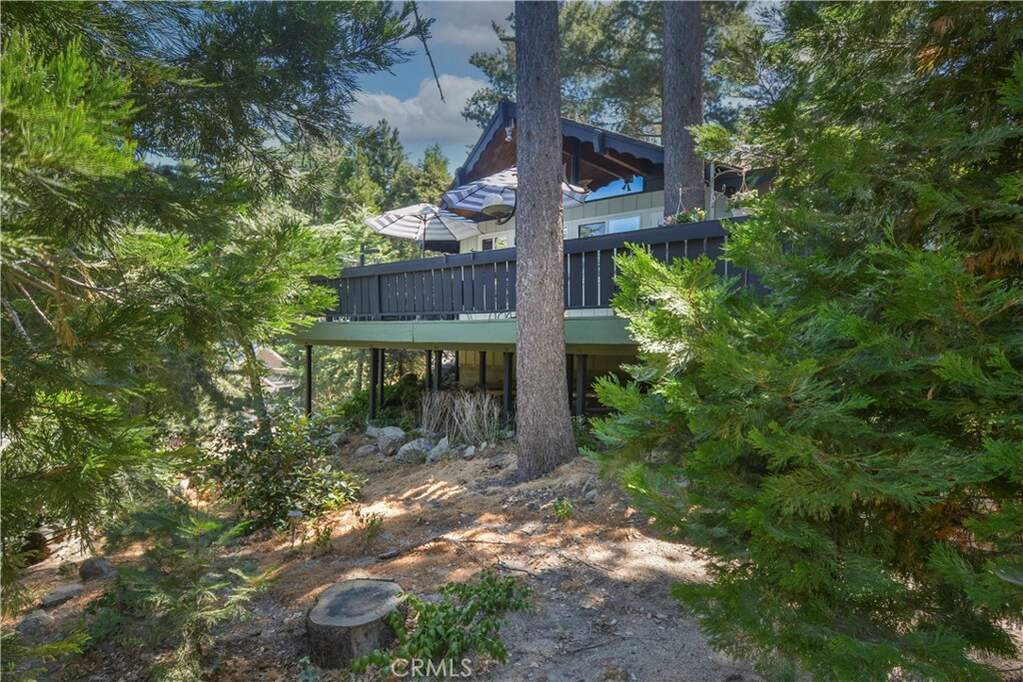 1121 Chateau Drive photo