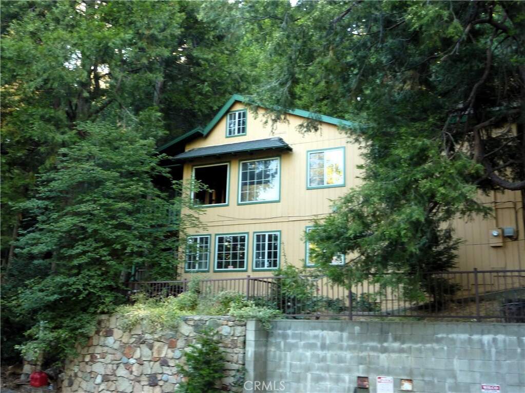 995 Venus Way photo