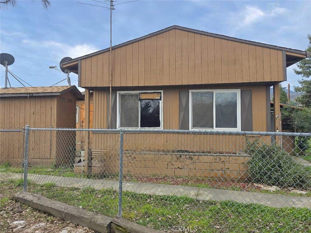 23141 Biggar Lane photo
