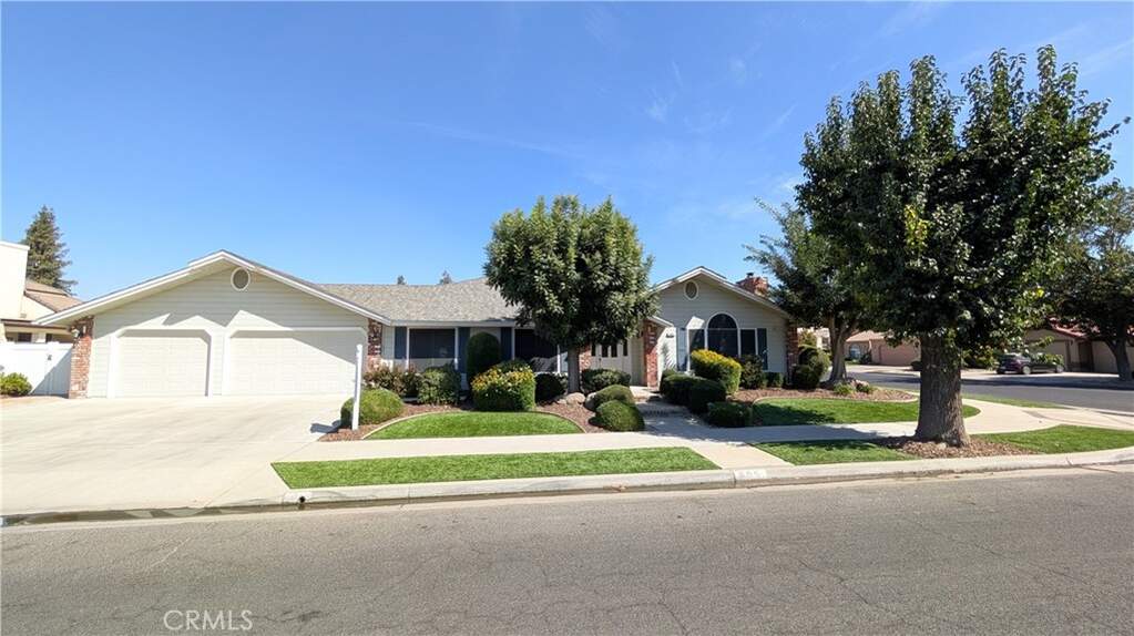 905 Suburban Avenue photo