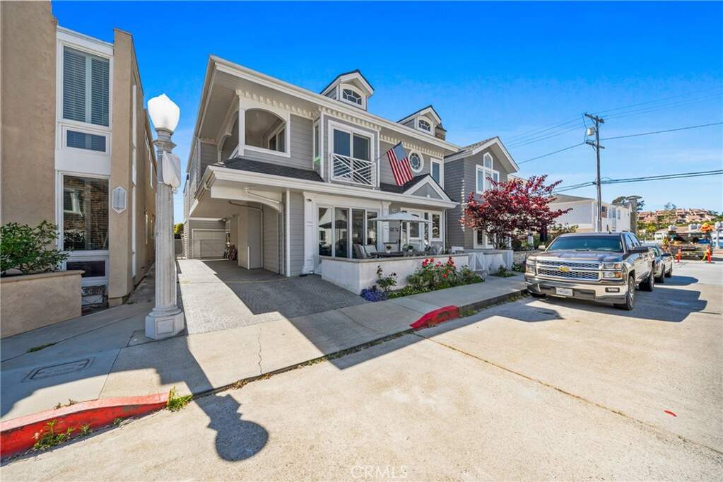 327 Amethyst Avenue photo