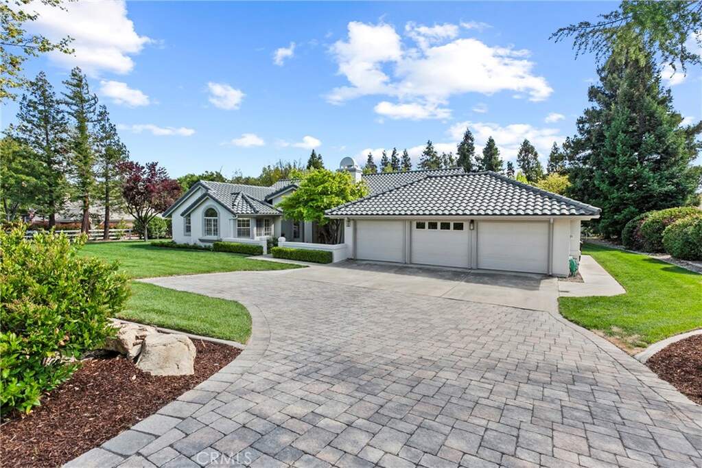 1609 Tanager Court photo