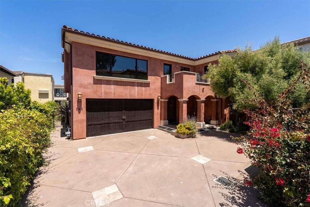 245 Driftwood Street photo