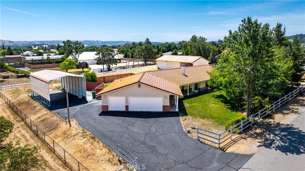 1085 Casteel Lane photo