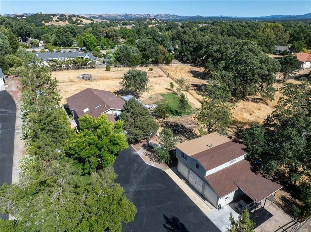553 Well Road photo
