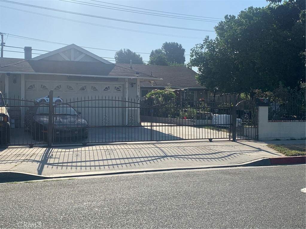805 S Huron Drive, Santa Ana, CA 92704