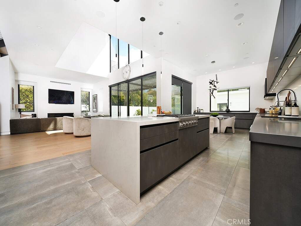 18852 Canyon Crest Drive photo