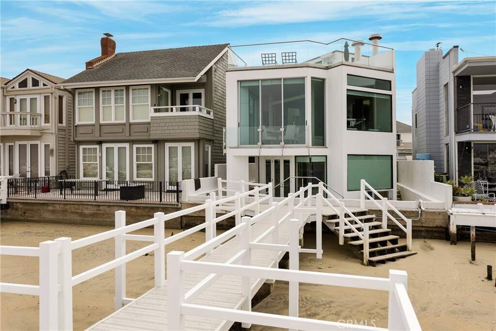 1008 E Balboa Boulevard photo