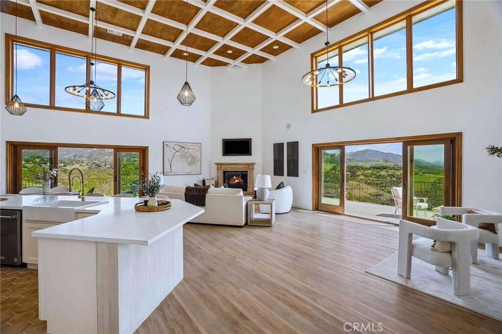 4385 Rainbow Vista Drive photo