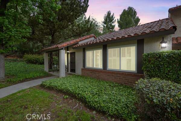 27556 Rondell Street photo