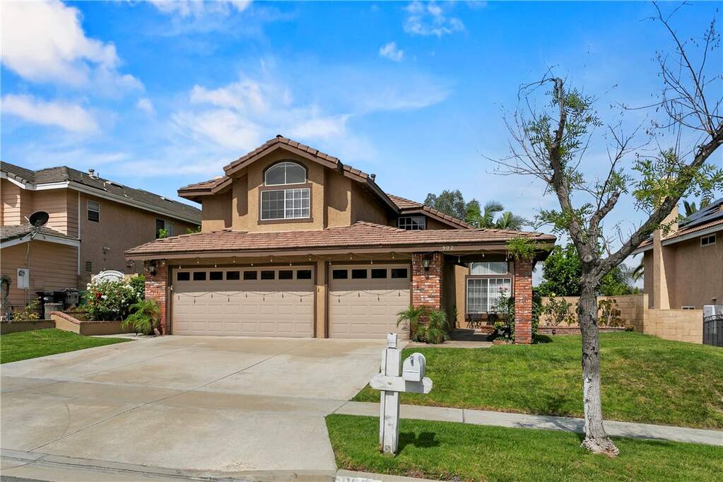 902 Highland View Drive photo