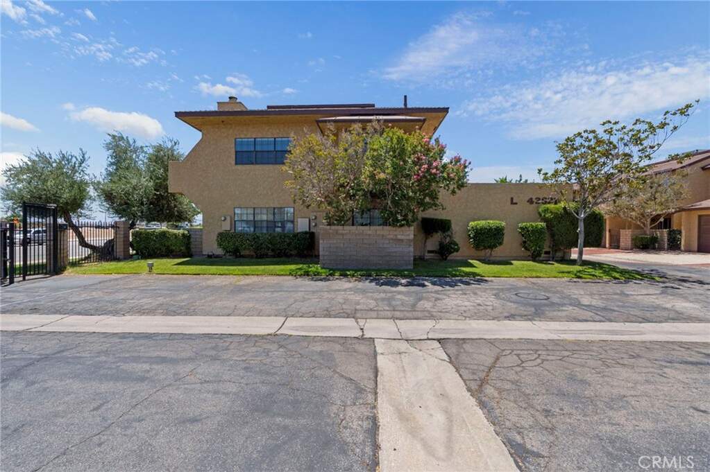 42821 15th Street W #4 photo