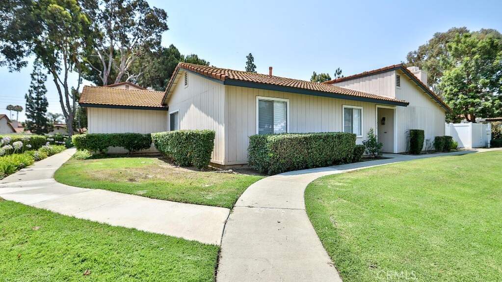 1078 Border Avenue photo