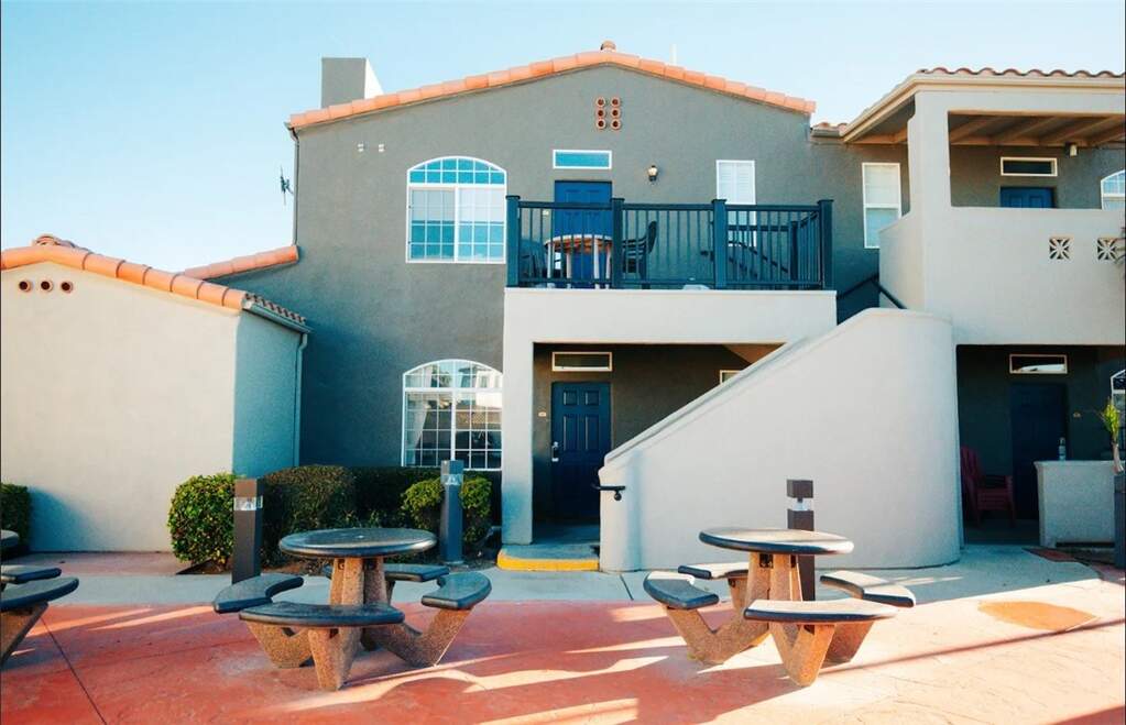 444 Pier Avenue #4 photo