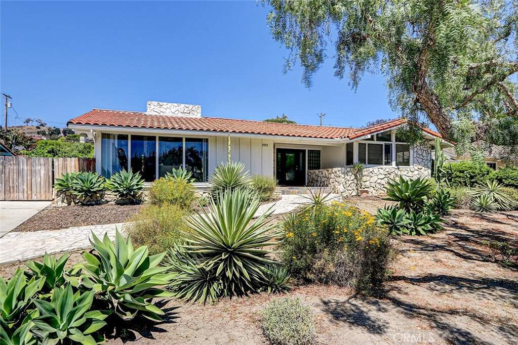 2552 Palos Verdes Drive W photo