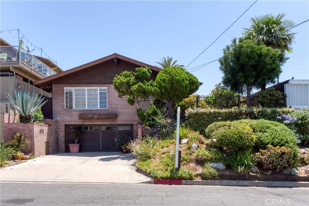 1878 Molino Avenue N photo