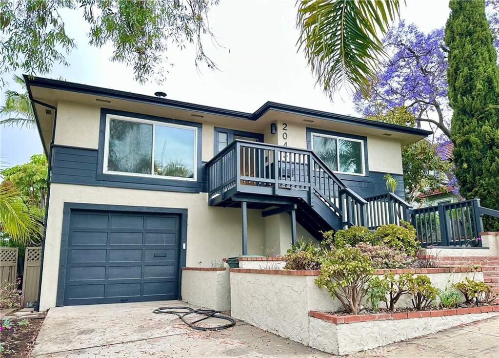 2043 Raymond Avenue photo