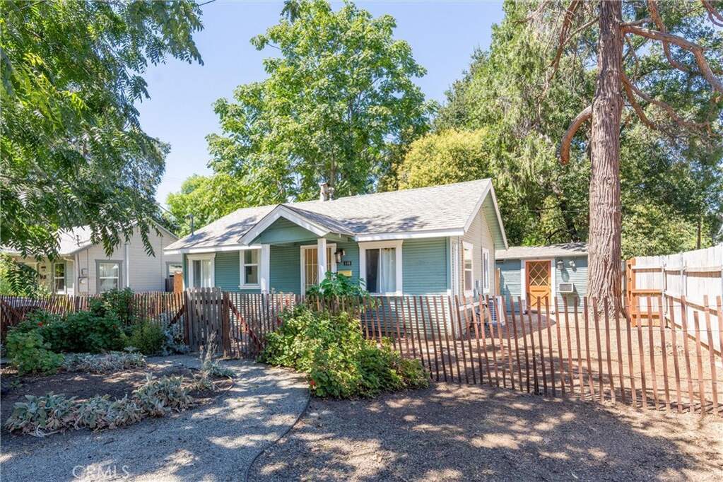 330 W 18th Street photo