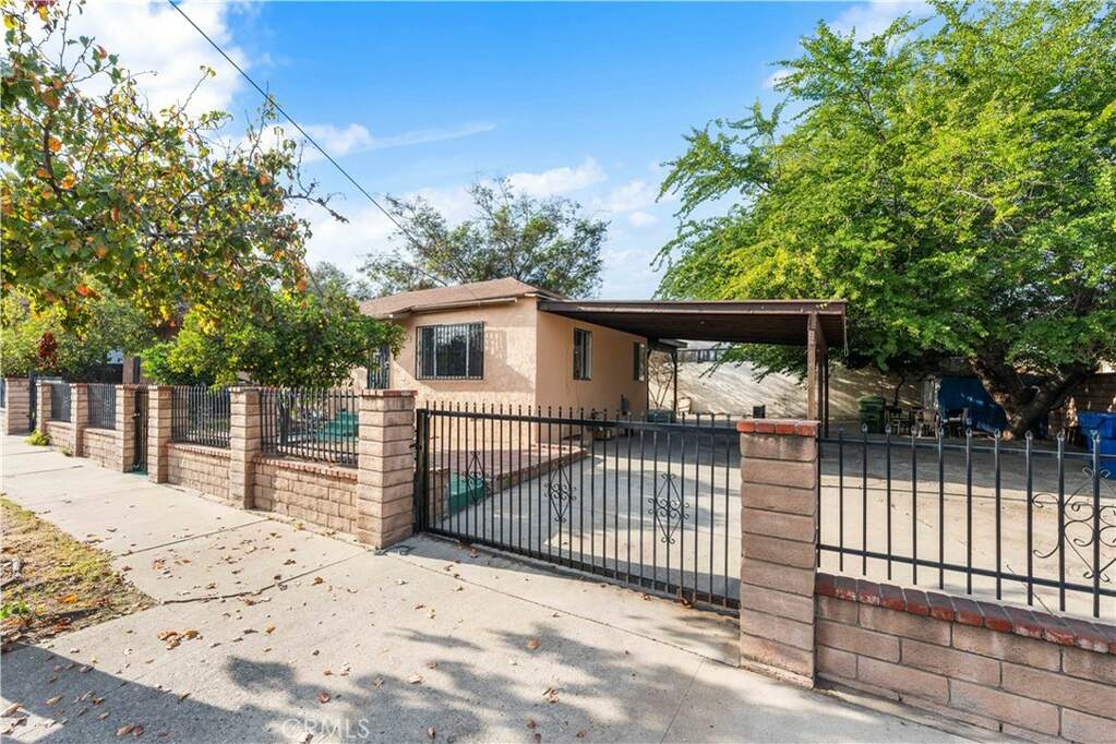 10004 San Fernando Road photo