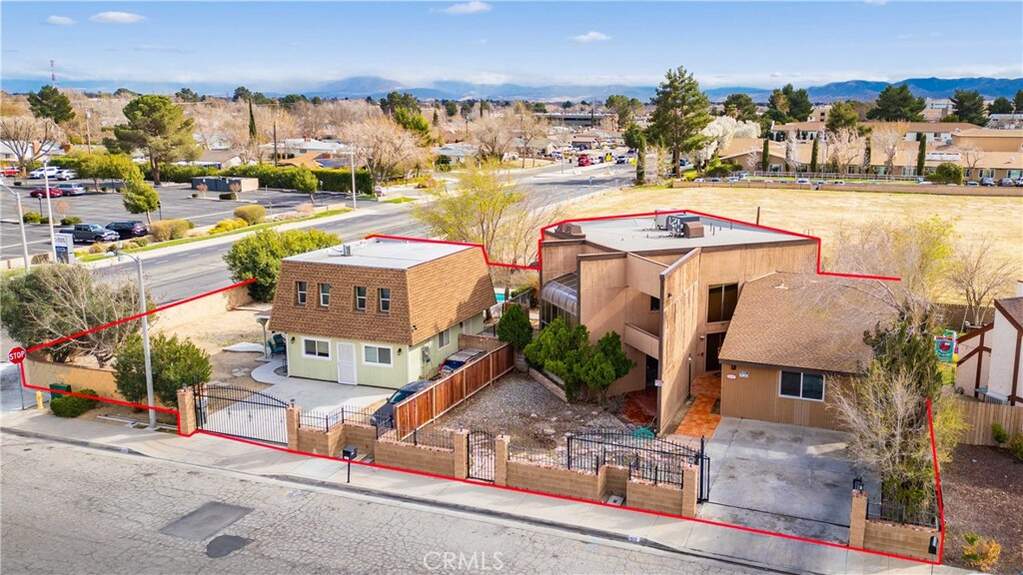 1502 W Newgrove Street photo