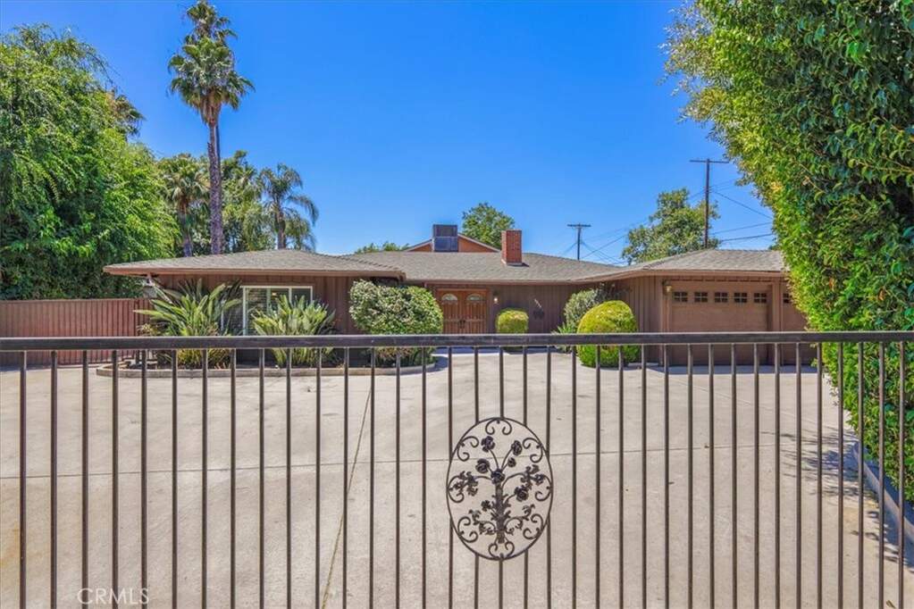 6255 Matilija Avenue photo