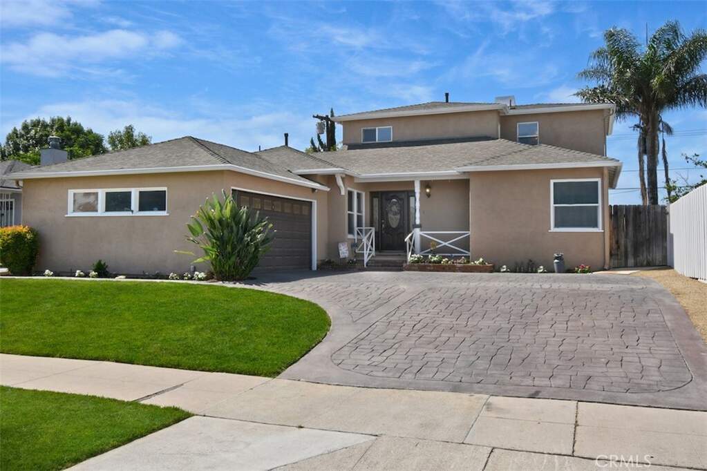 19536 Kittridge Street photo