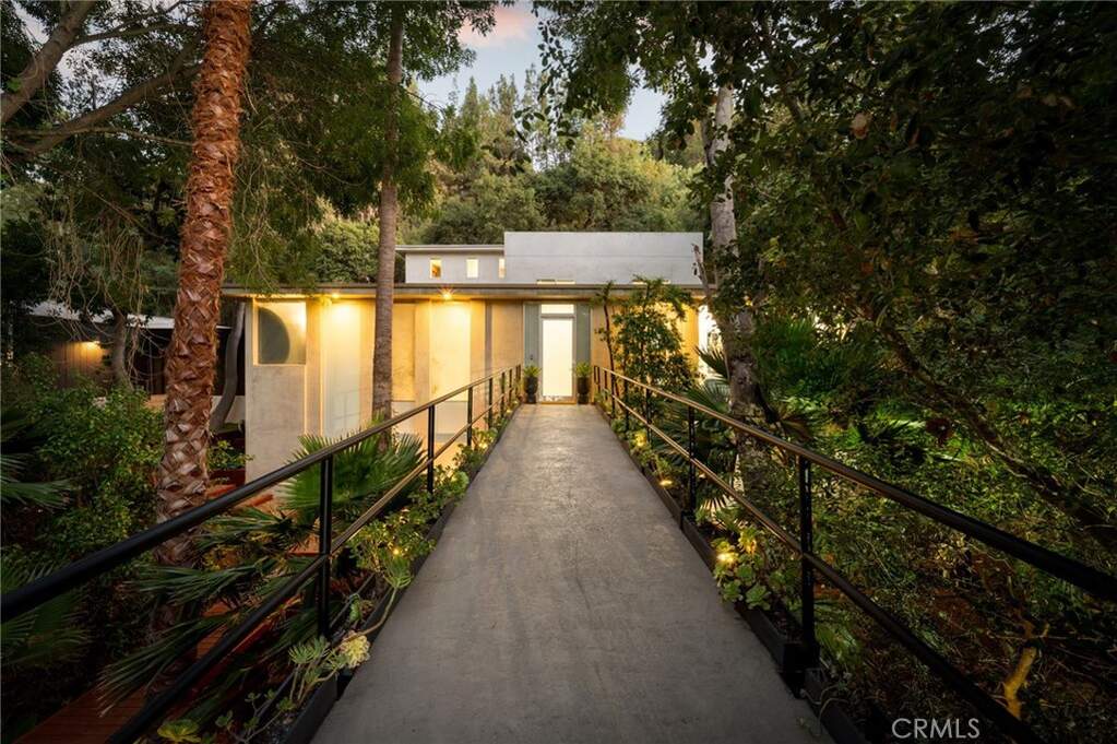 3191 Laurel Canyon Boulevard photo